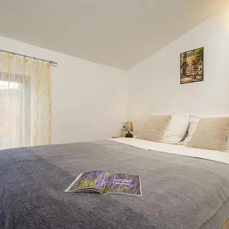 Silvana 74 Apartment Pula