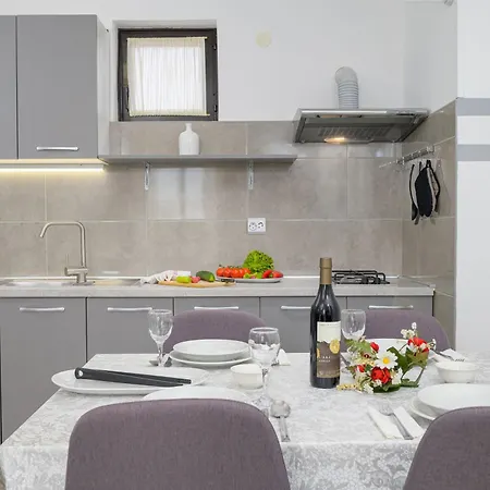 Silvana 74 Apartment *