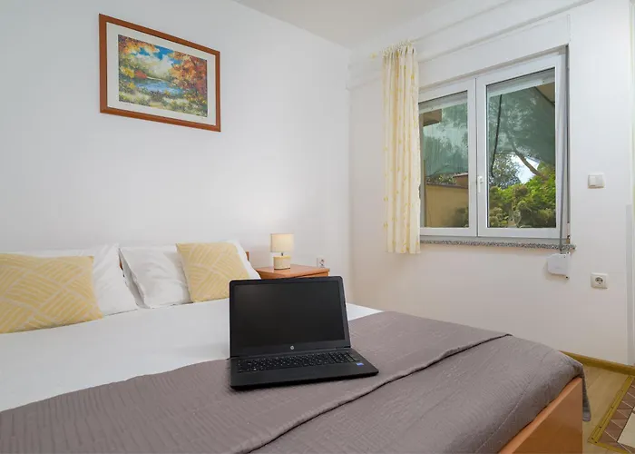 Silvana 74 아파트 풀라